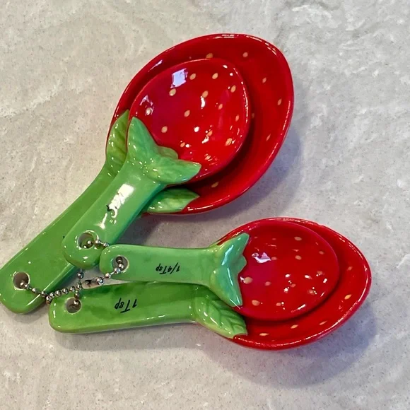 New Trendy Ceramic strawberry shaped measuring Spoons 4 pc set, great gifts! - Picture 4 of 9